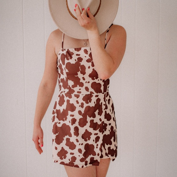 Originality Cow Print Romper - Picture 3 of 3